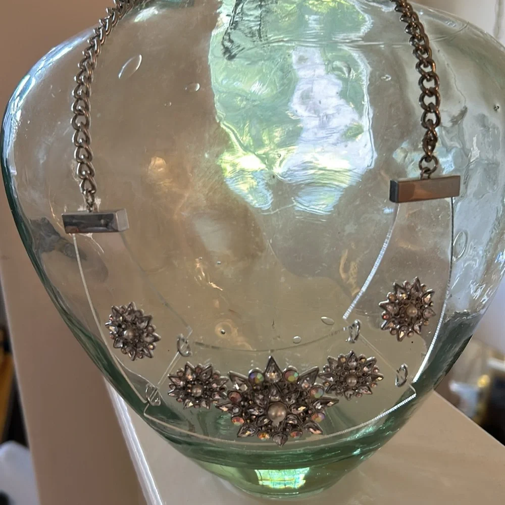 Shoemari Straw Hat with necklace